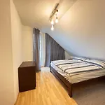 Diamondvilla, 4 Bedroom Apartment, Garden & Spa