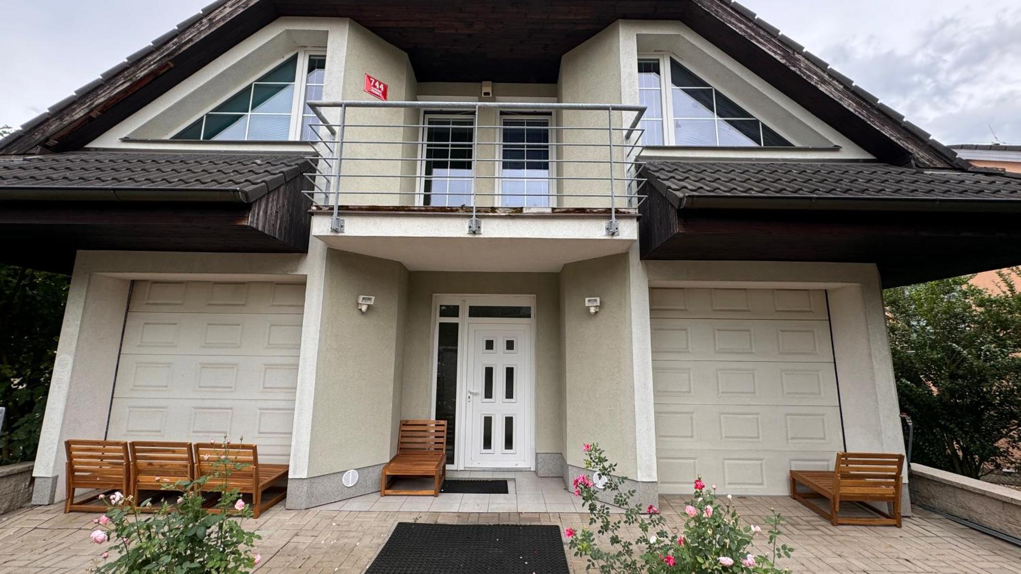 Diamondvilla, 4 Bedroom Apartment, Garden & *