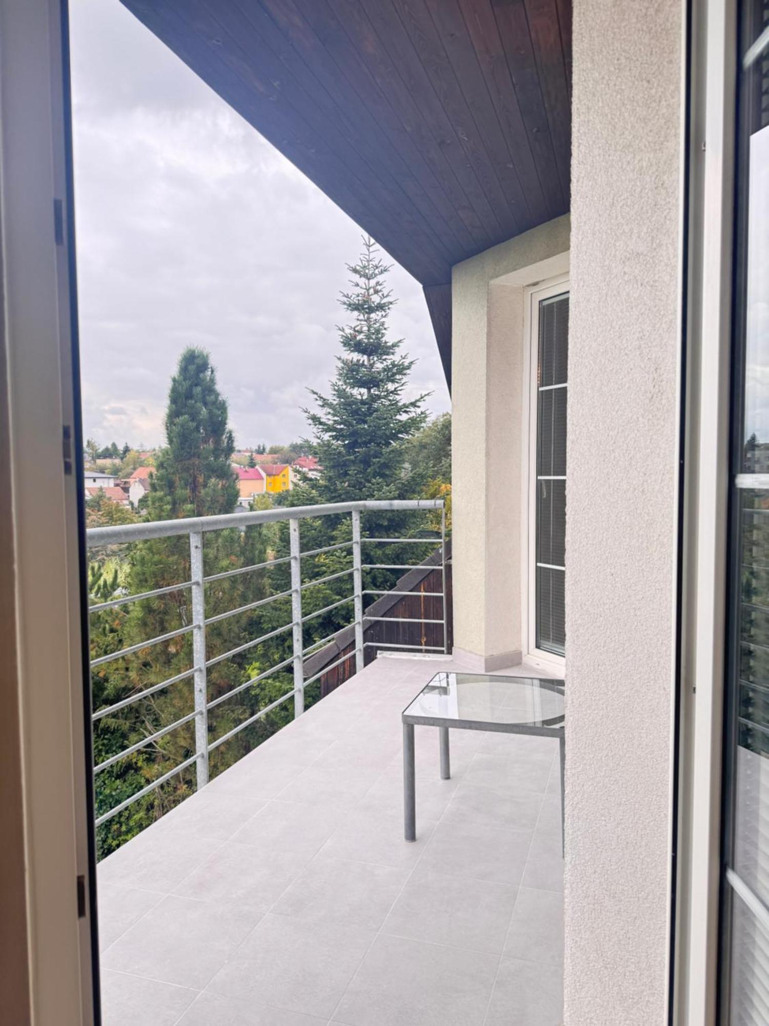 Diamondvilla, 4 Bedroom Apartment, Garden & Appartamento Praga