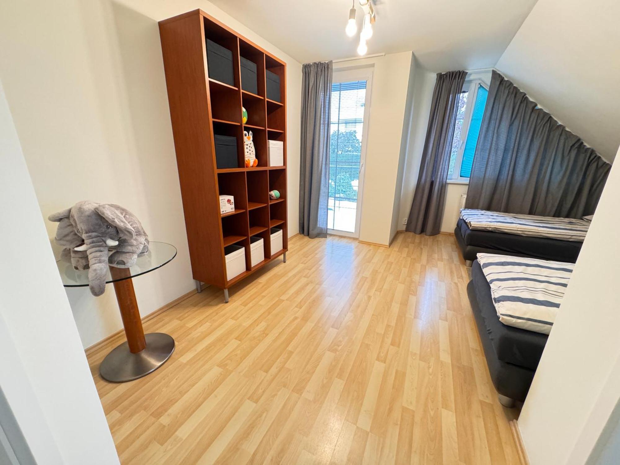 Appartamento Diamondvilla, 4 Bedroom Apartment, Garden & Praga