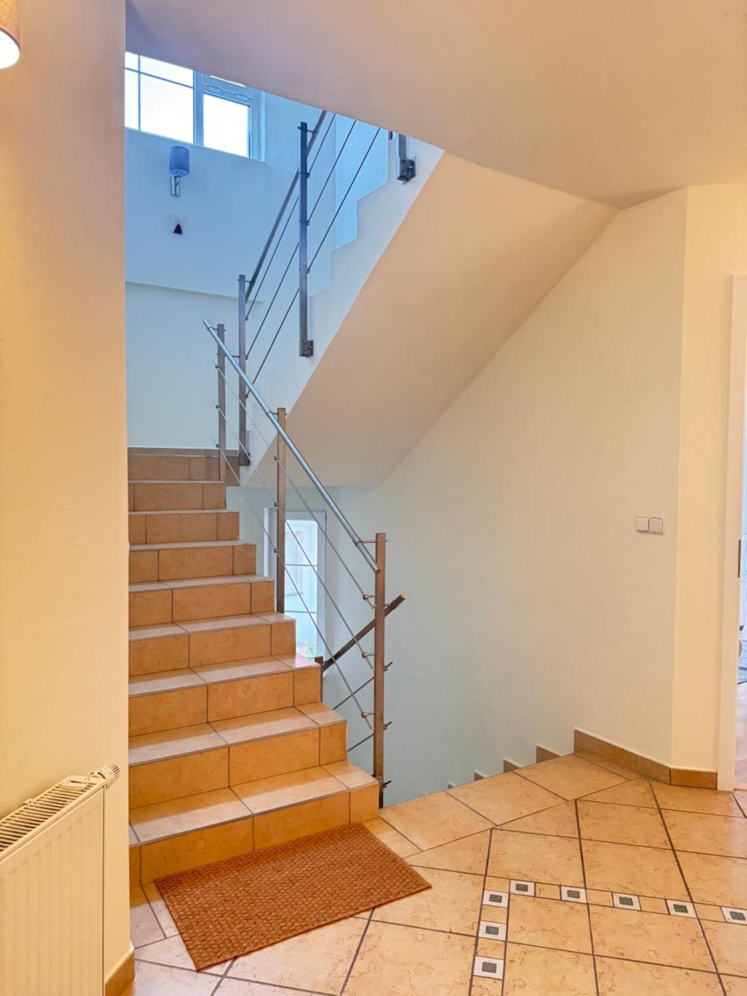 Diamondvilla, 4 Bedroom Apartment, Garden & Praga
