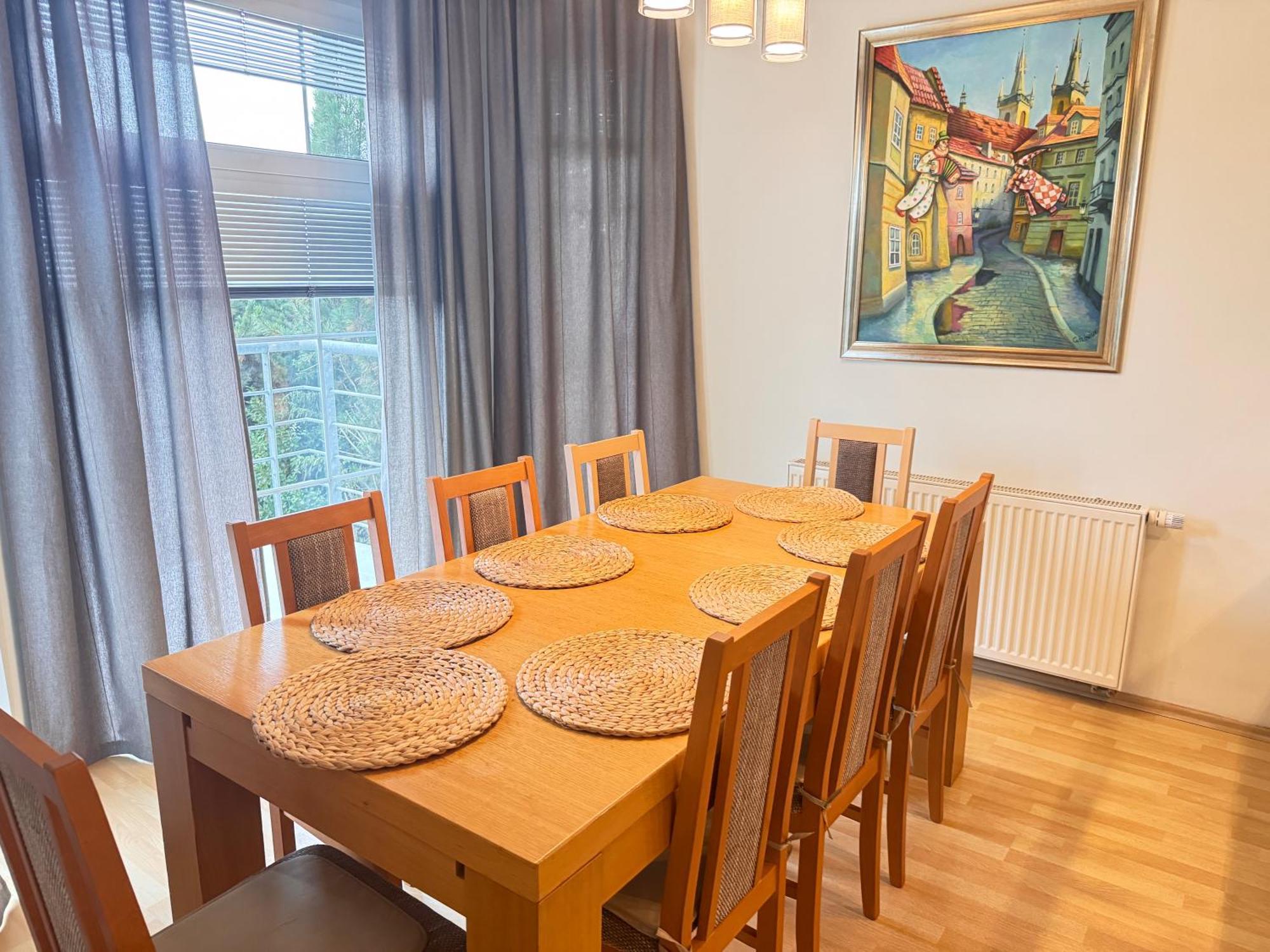 Appartamento Diamondvilla, 4 Bedroom Apartment, Garden & Praga
