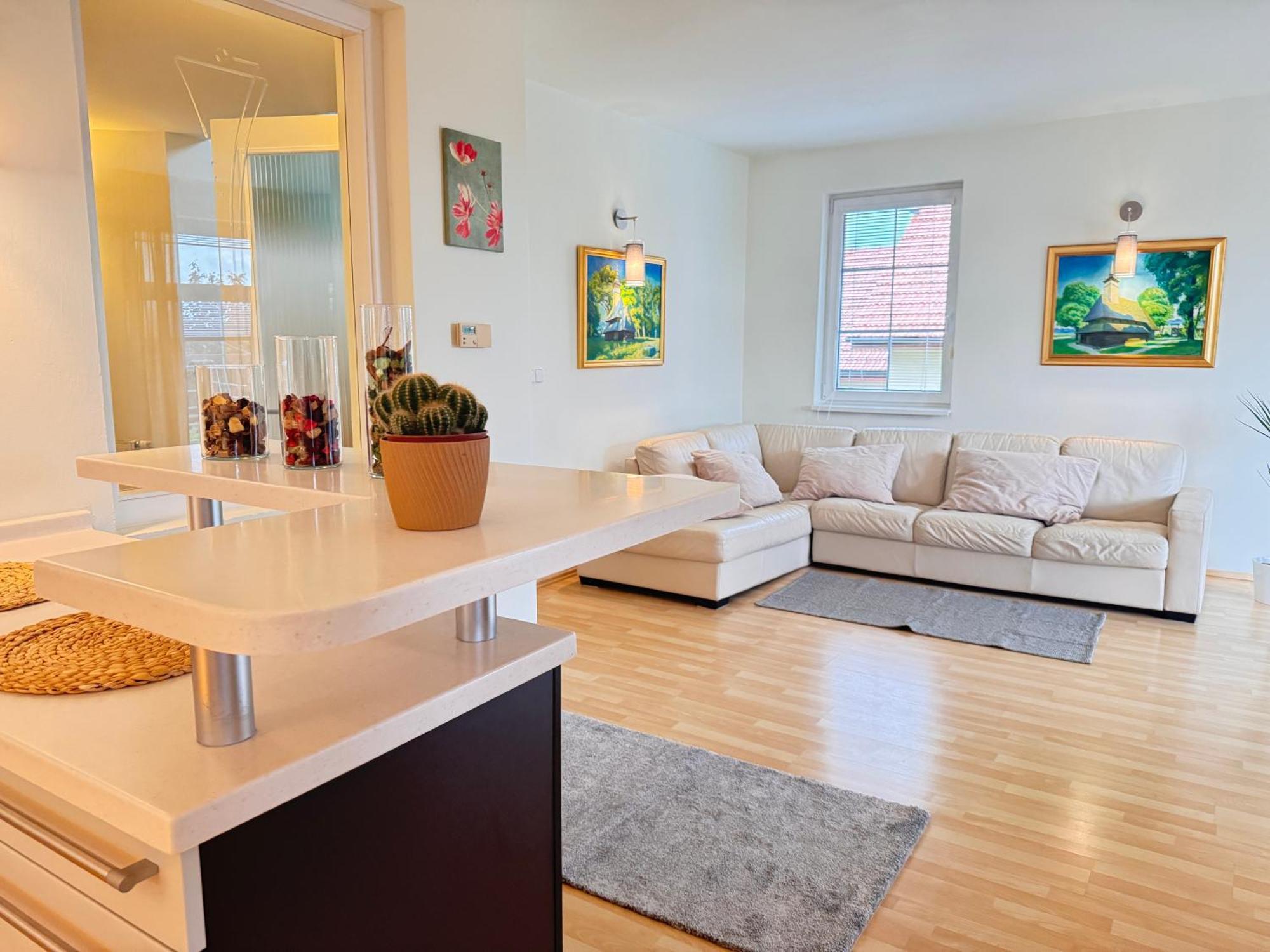 Appartamento Diamondvilla, 4 Bedroom Apartment, Garden & Praga