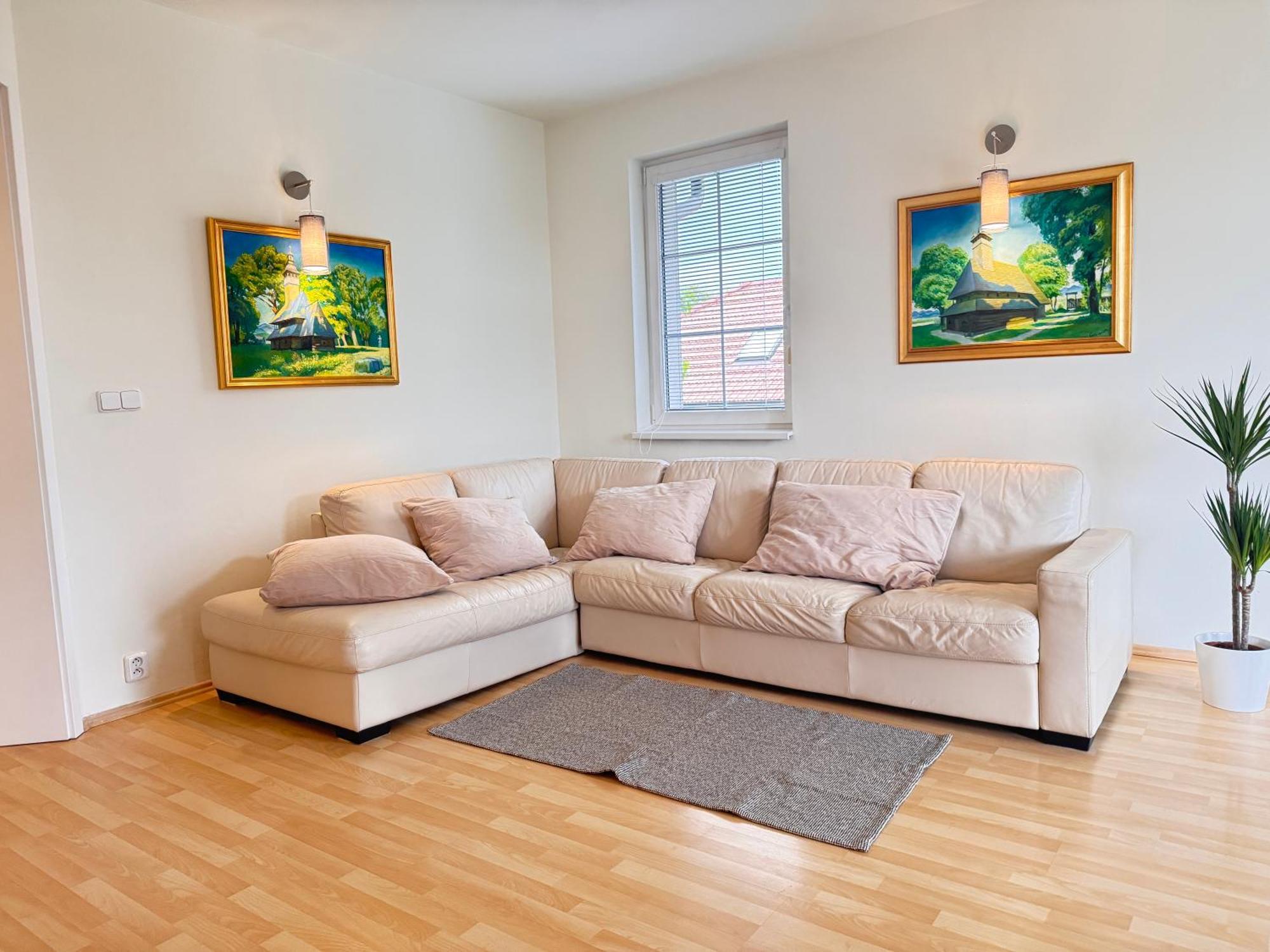 Diamondvilla, 4 Bedroom Apartment, Garden & Praga