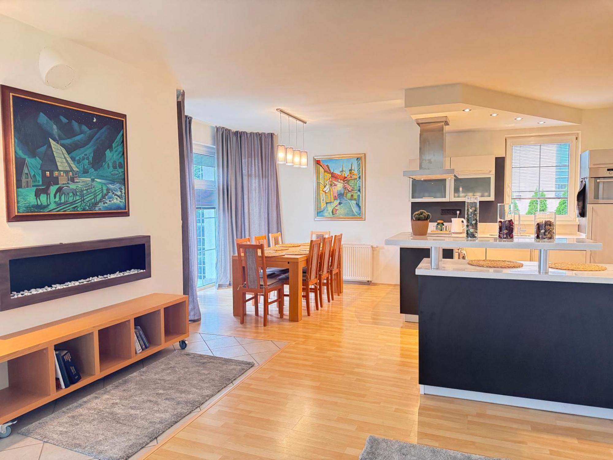 Appartamento Diamondvilla, 4 Bedroom Apartment, Garden & *