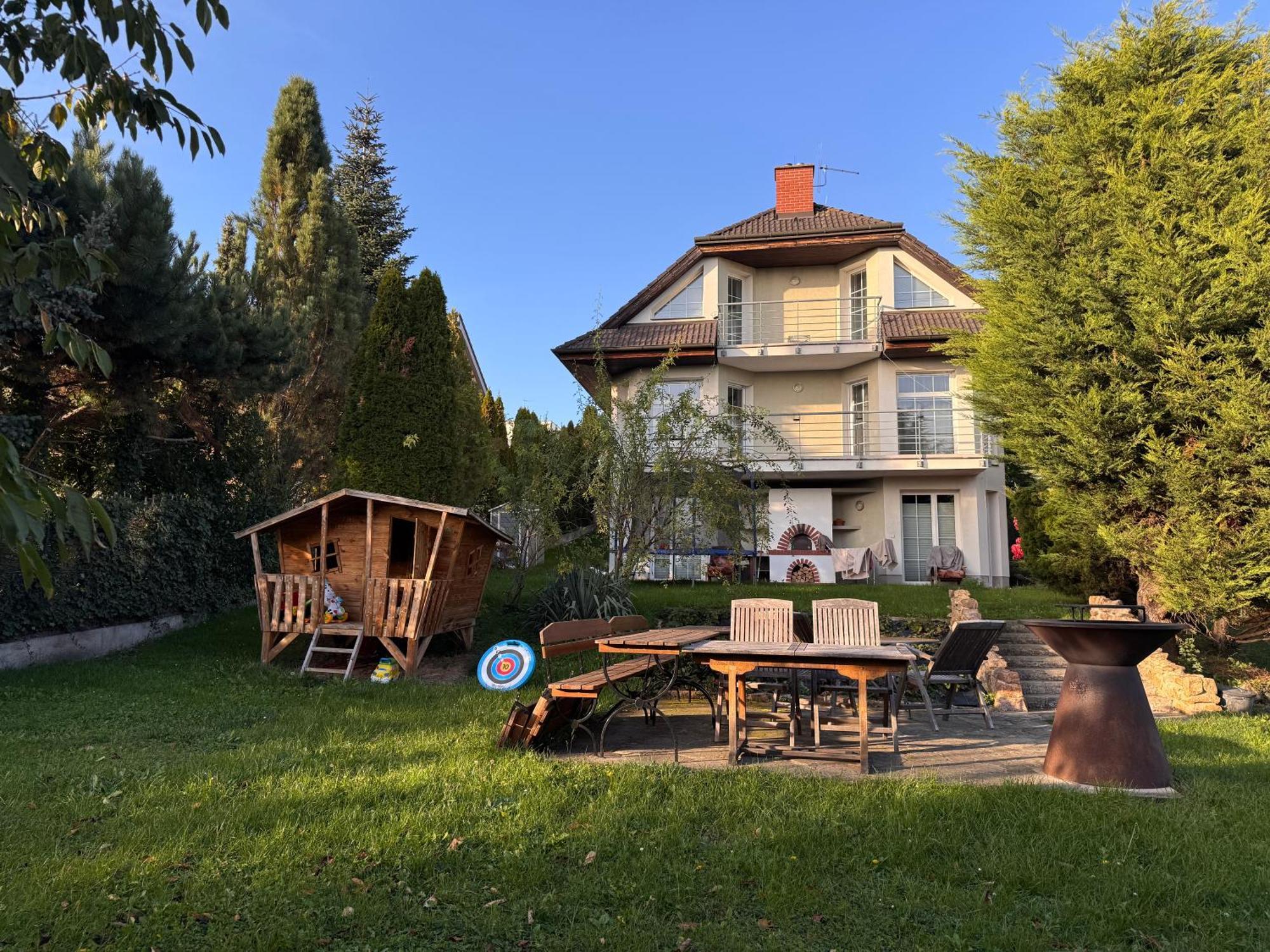 Diamondvilla, 4 Bedroom Apartment, Garden & Appartamento Praga
