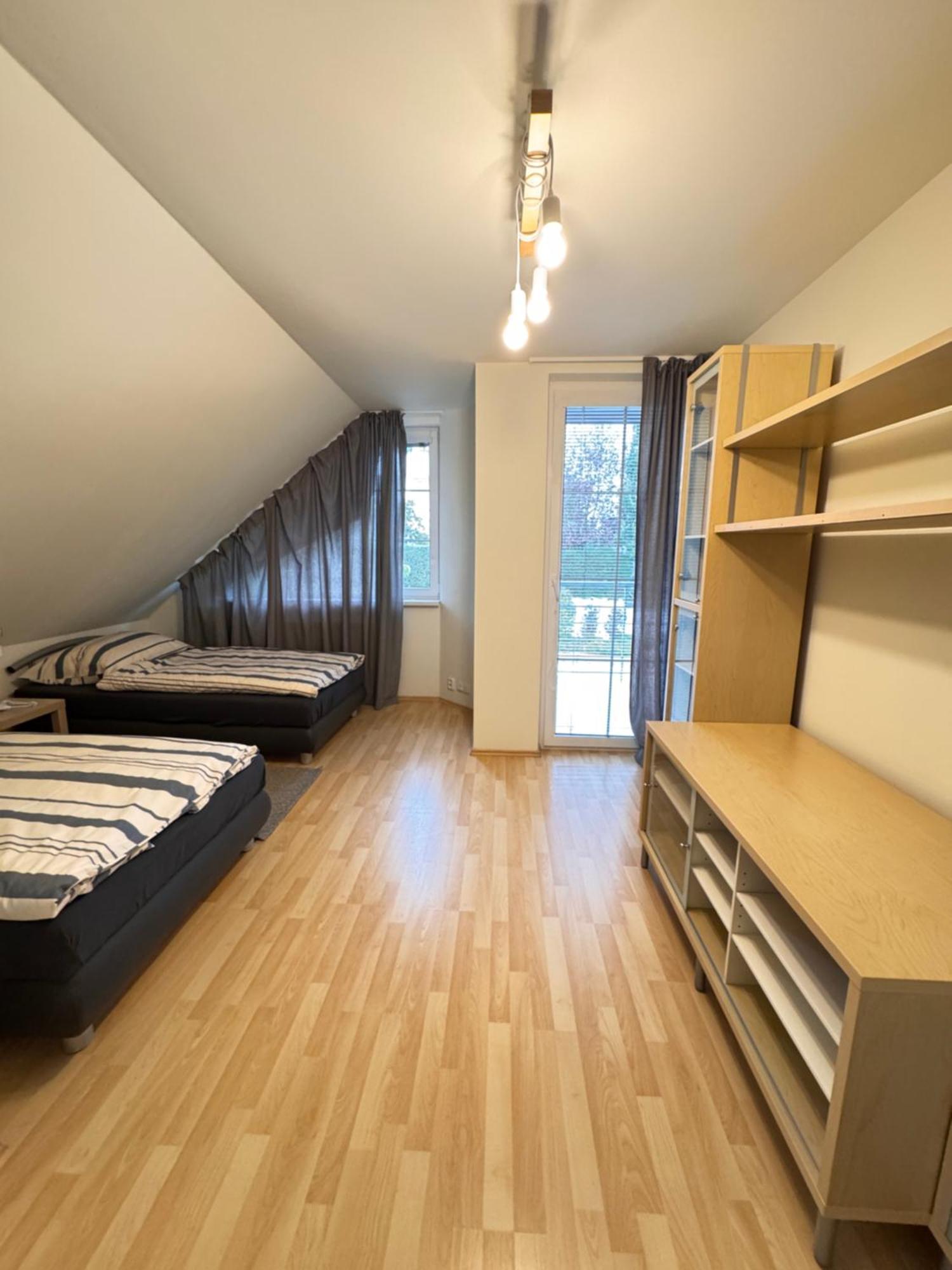 Diamondvilla, 4 Bedroom Apartment, Garden & Apartment *